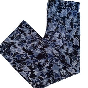 Gloria Vanderbilt blue floral pants‎​